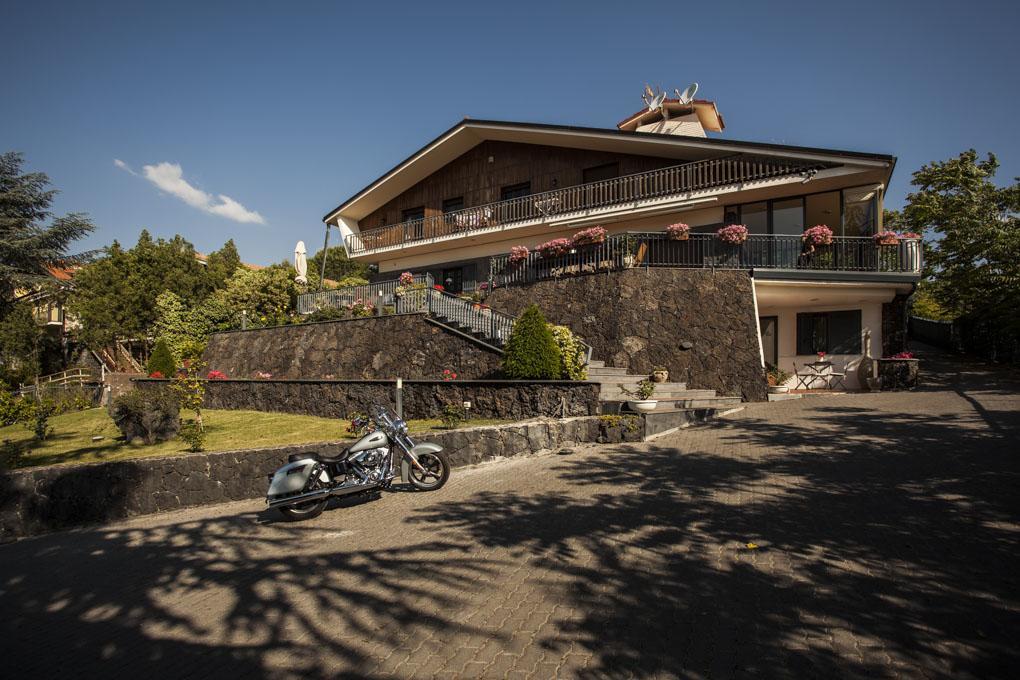Bed and Breakfast Etna Hut Nicolosi Exterior foto