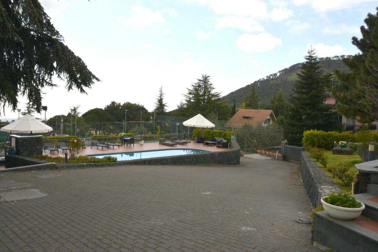 Bed and Breakfast Etna Hut Nicolosi Exterior foto